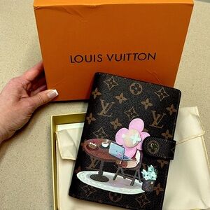 Monogram Agenda MM Planner with snap closure in silver & Etsy inserts!